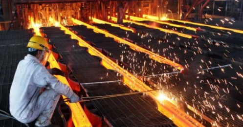 Đầu tư công chuyển trục, thị trường thép xuất hiện một “biến số mới”