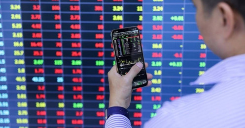 VN-Index giảm mạnh gần 40 điểm: Có nên bắt đáy sớm?