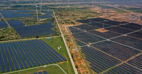 Vướng giá FIT, dòng tiền tắc nghẽn: Liệu các ngân hàng có rút khỏi năng lượng tái tạo?