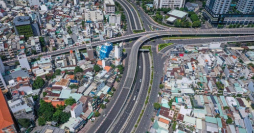 Khi giá nhà Việt bỏ lại thế giới phía sau