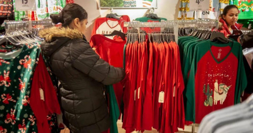 Hai tín hiệu trái ngược của nền kinh tế Mỹ cuối năm