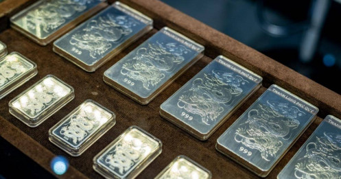 Lý do giá bạc tăng mạnh hơn cả vàng