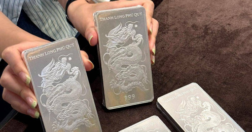 Loạn giá bạc 'sang tay'