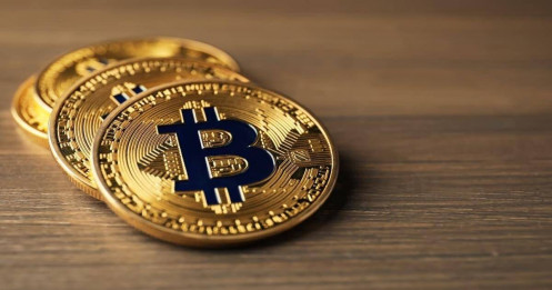 Bitcoin hôm nay nhích nhẹ, ý kiến trái chiều về hướng đi năm tới