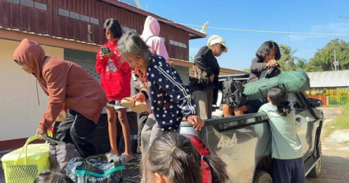 Người dân Thái Lan - Campuchia hồi hương sau lệnh ngừng bắn