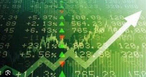 VN-Index bứt phá 12 điểm, một cố phiếu hóa chất "tím lịm"