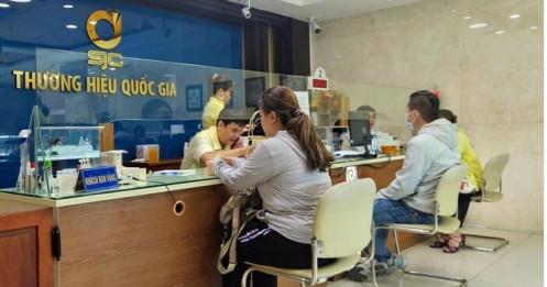 Giá vàng tiếp tục giảm sâu, công ty SJC tạm ngừng giao dịch vàng miếng, vàng nhẫn