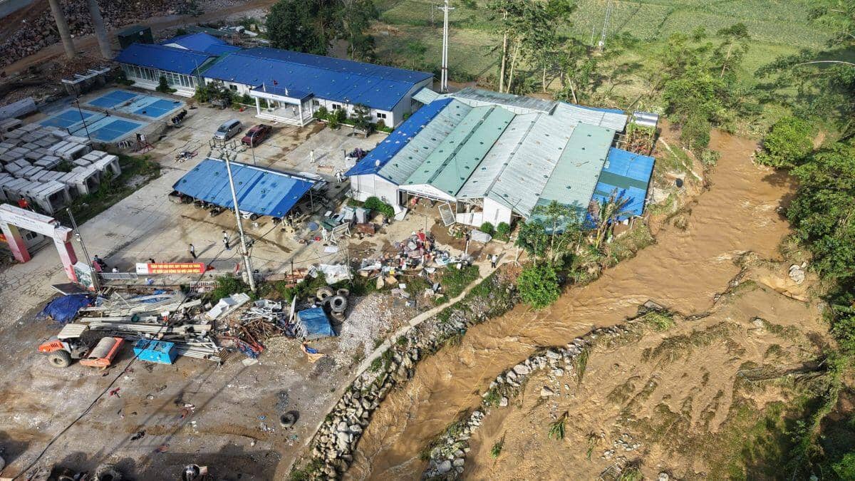 Những ngày căng mình giữa lũ dữ tìm 3 cán bộ dự án Đồng Đăng - Trà Lĩnh mất tích