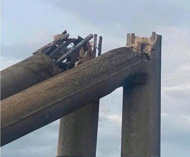 Cột điện bê tông tại Hà Tĩnh gãy đổ sau bão Bualoi, điện lực lên tiếng