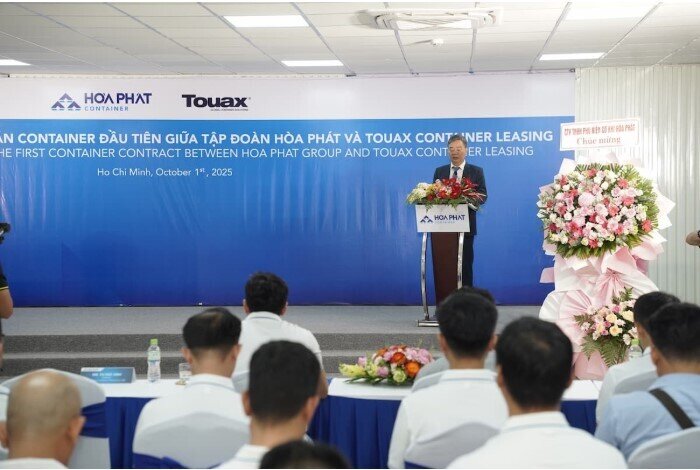 Hòa Phát bàn giao đơn hàng container đầu tiên cho Touax Container Leasing