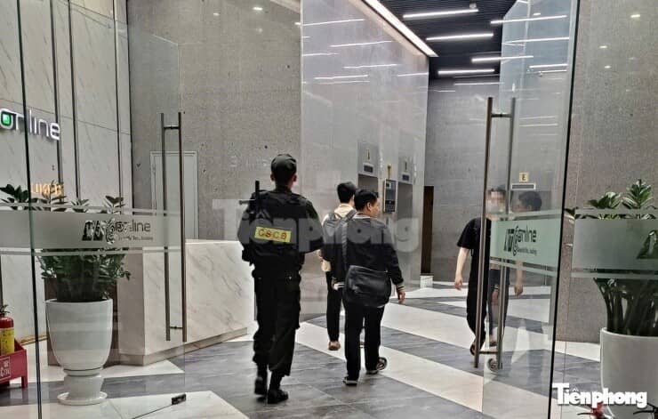 Công an xuất hiện ở tòa nhà có trụ sở công ty của Shark Bình