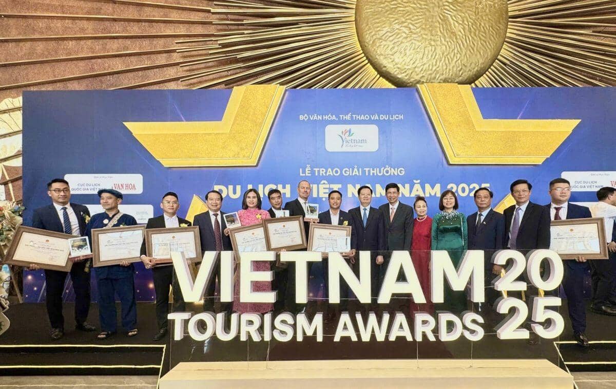 Trang An Golf & Resort vinh dự nhận giải “Top 10 sân gôn phục vụ khách du lịch tốt nhất” tại Giải thưởng Du lịch Việt Nam 2025.