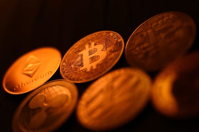 Vì sao tiền số lao dốc khi ông Trump khơi lại chiến tranh thương mại với Trung Quốc?