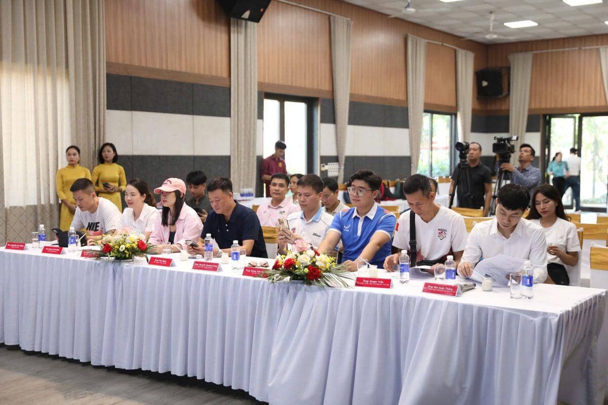 Họp bàn công tác tổ chức Giải Pickleball đồng đội Bắc - Nam 2026: Thể thức mới lạ, 40 vận động viên open chính thức tham gia tranh tài