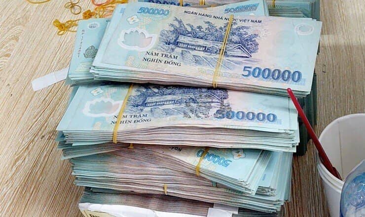 Loạt ngân hàng tăng mạnh lãi tiết kiêm, lãi cao nhất các kỳ hạn là bao nhiêu?