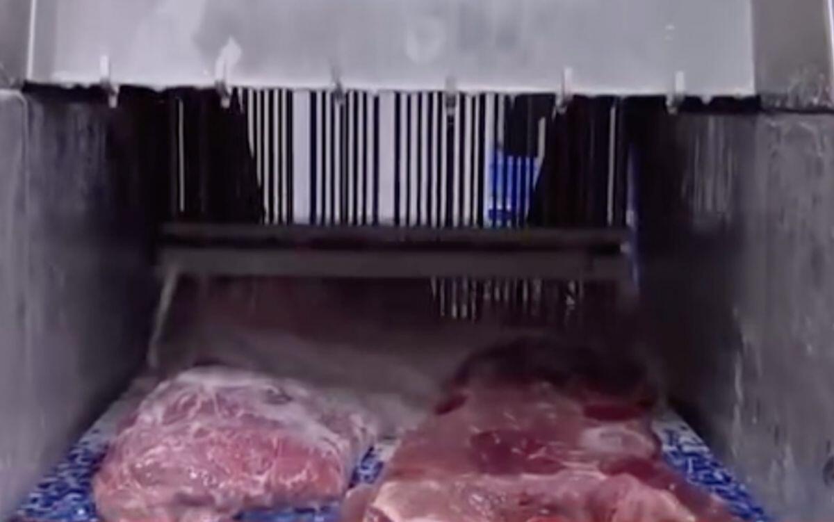 'Phù phép' thịt trâu Ấn Độ giá rẻ thành bò Wagyu thượng hạng, thu lãi khủng