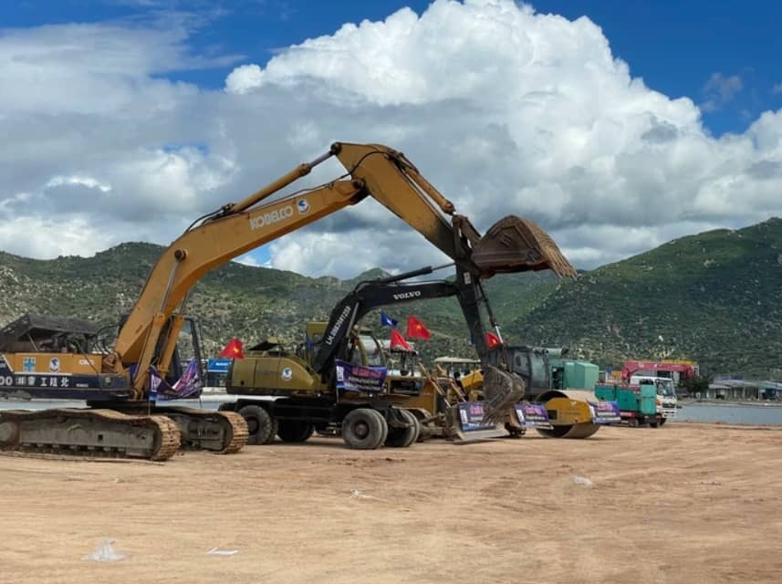 Thu hàng trăm ha đất muối làm Khu công nghiệp Trung Nam - Cà Ná
