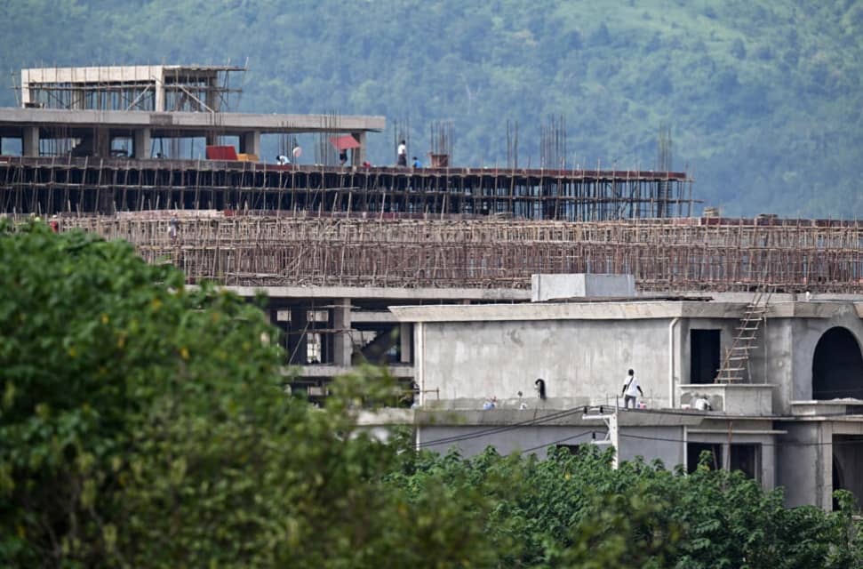 Bên trong “thành phố lừa đảo” ở Myanmar: Hàng trăm mái nhà phủ kín Starlink, 100.000 người bị biến thành nô lệ số