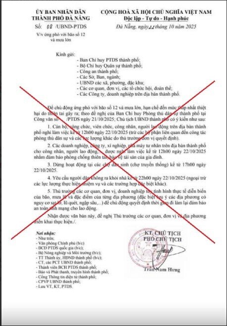 Đà Nẵng lên tiếng về thông tin "thành phố cho nghỉ làm, đóng cửa chợ" do bão số 12 (Fengshen)