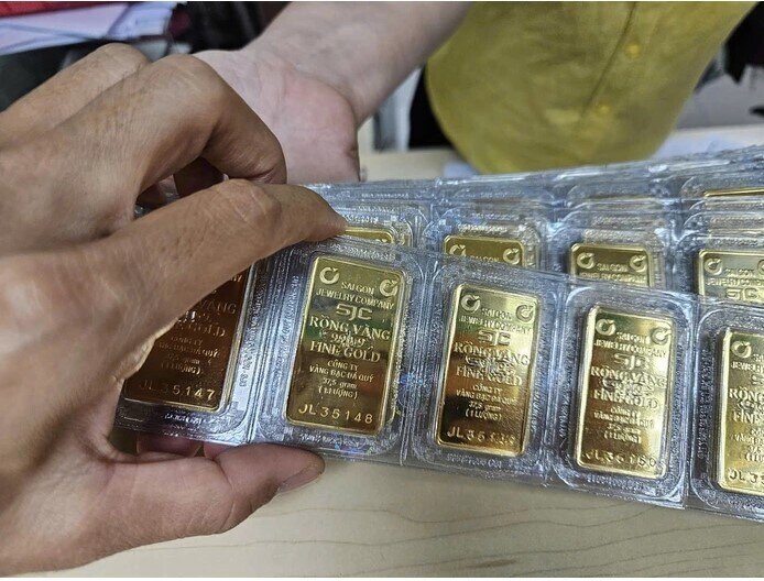 Sáng 23-10, giá vàng miếng SJC và vàng nhẫn biến động trái chiều