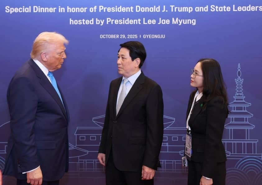 Chủ tịch nước gặp Tổng thống Trump, đề nghị sớm hoàn tất đàm phán thương mại