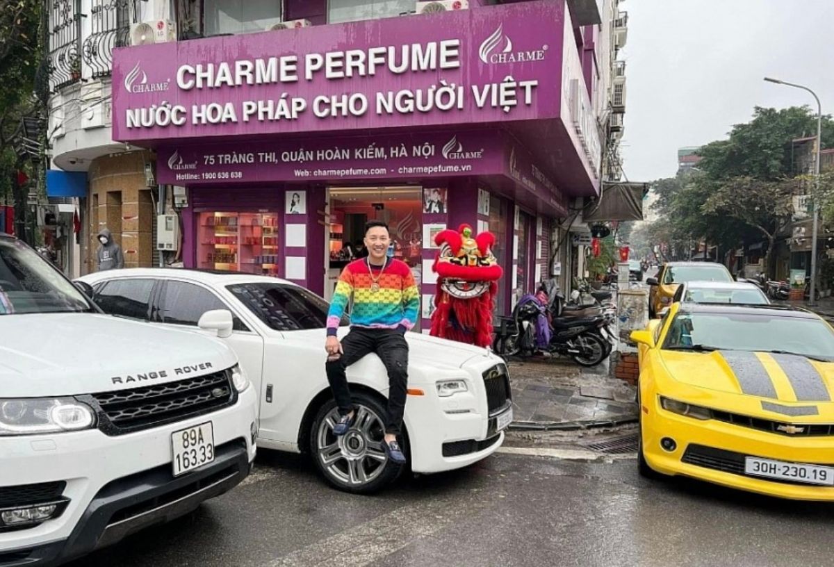 Huấn Hoa Hồng và màn kịch chưa khép của "giang hồ mạng"