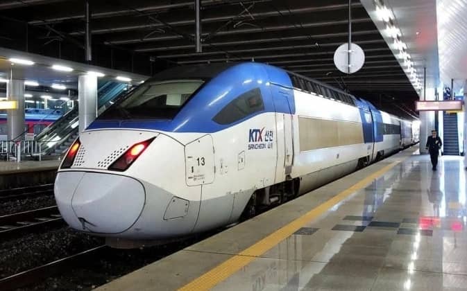 Việt Nam sẽ có hai tuyến đường sắt tốc độ cao