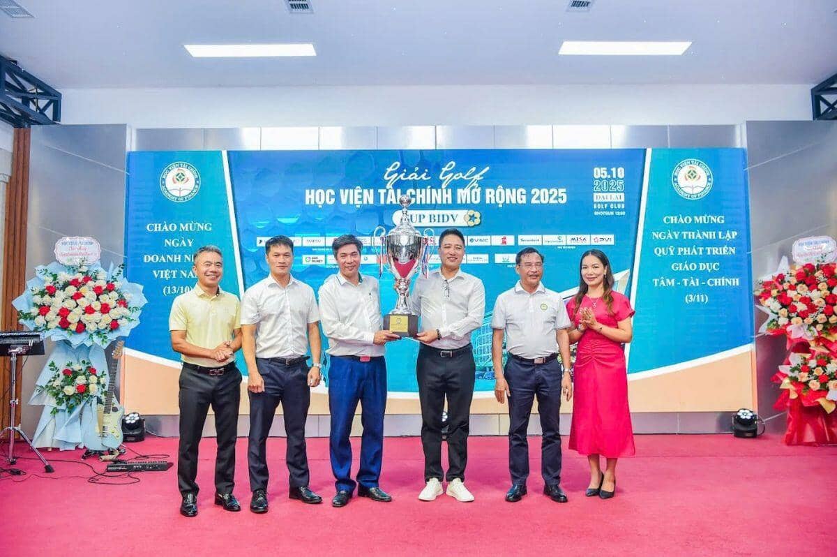 Golfer Kiều Văn Cường ( Gross 76) vô địch Giải Golf Học viện Tài chính Mở rộng năm 2025 - Cup BIDV