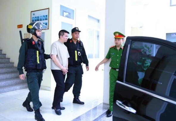 Bên trong đường dây sản xuất mỹ phẩm Hanayuki giả của vợ chồng Đoàn Di Băng: Án hình sự có thể đối mặt?