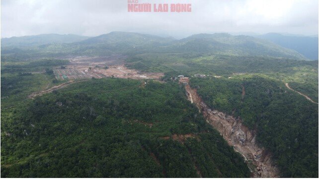 Lâm Đồng yêu cầu tháo dỡ toàn bộ hồ chứa nước không phép trên núi Tân Lai
