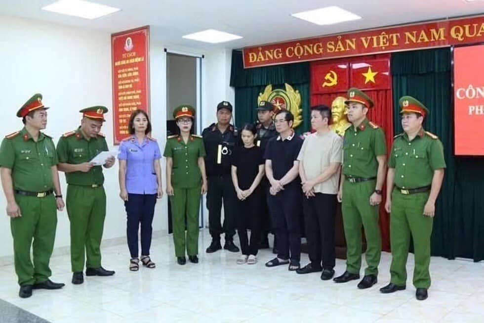 Khi lô mỹ phẩm giả "kéo" chồng Đoàn Di Băng vào vòng lao lý