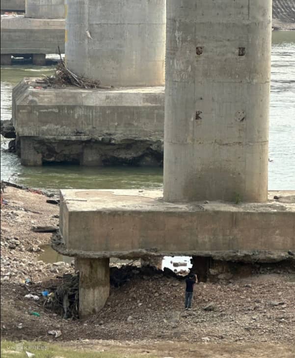 Hiện trạng cầu sông Lô trơ lõi thép sau 10 năm sử dụng
