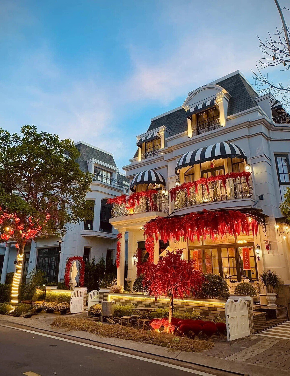 Lộ bên trong phòng két sắt vợ chồng Đoàn Di Băng: Xa hoa không kém showroom hàng hiệu