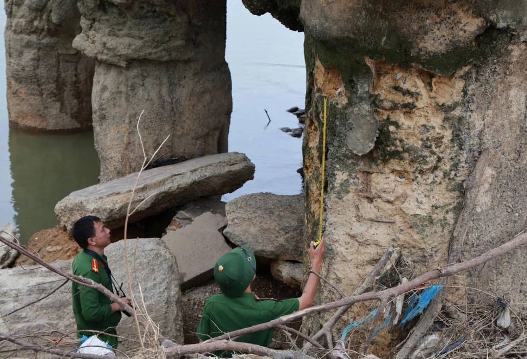 Hiện trạng cầu sông Lô trơ lõi thép sau 10 năm sử dụng