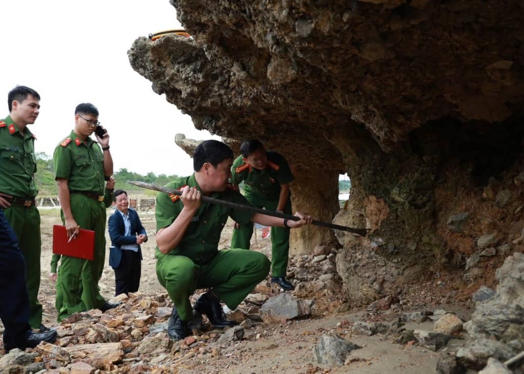 Hiện trạng cầu sông Lô trơ lõi thép sau 10 năm sử dụng
