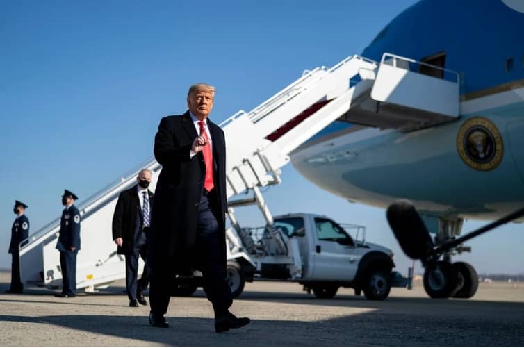 Mỹ sắp có sân bay quốc tế mang tên Donald Trump, dư luận “dậy sóng”