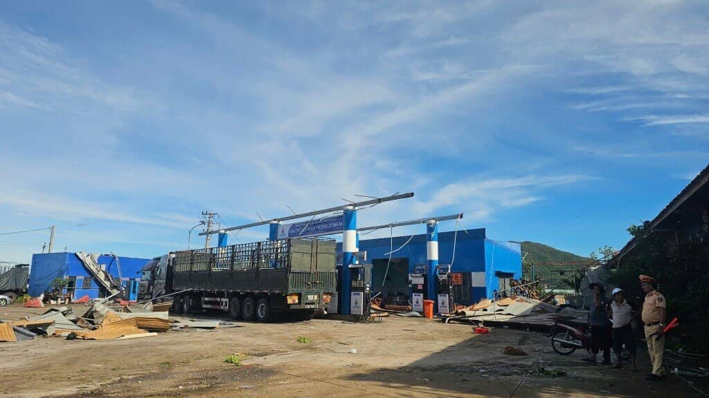 Cảnh tượng bão số 13 càn quét ở Gia Lai, thiệt hại ước tính hơn 5.000 tỷ đồng