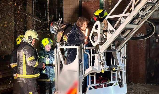 Dinh Tổng thống Ukraine mất điện giữa cuộc phỏng vấn của ông Zelensky