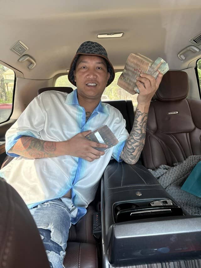 Nóng nhất về Huấn “hoa hồng”!