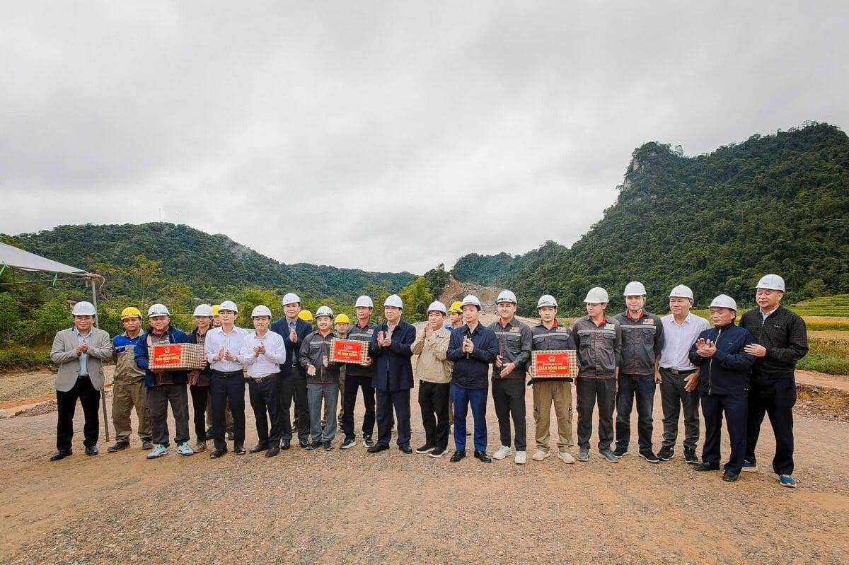 Đếm ngược 40 ngày thông tuyến 2 dự án cao tốc trọng điểm tại Lạng Sơn và Cao Bằng