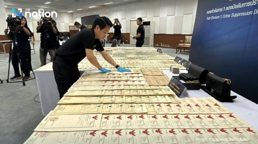 Rúng động Thái Lan: Sư trụ trì bị bắt vì biển thủ tiền từ thiện, lộ 411 sổ đỏ và 60 ô tô sang