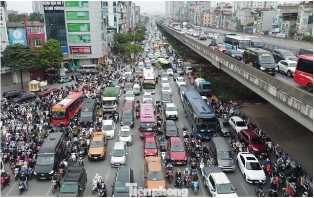 Hà Nội: Chuyển đổi sang phương tiện xanh là vấn đề nhạy cảm, nhưng không thể trì hoãn