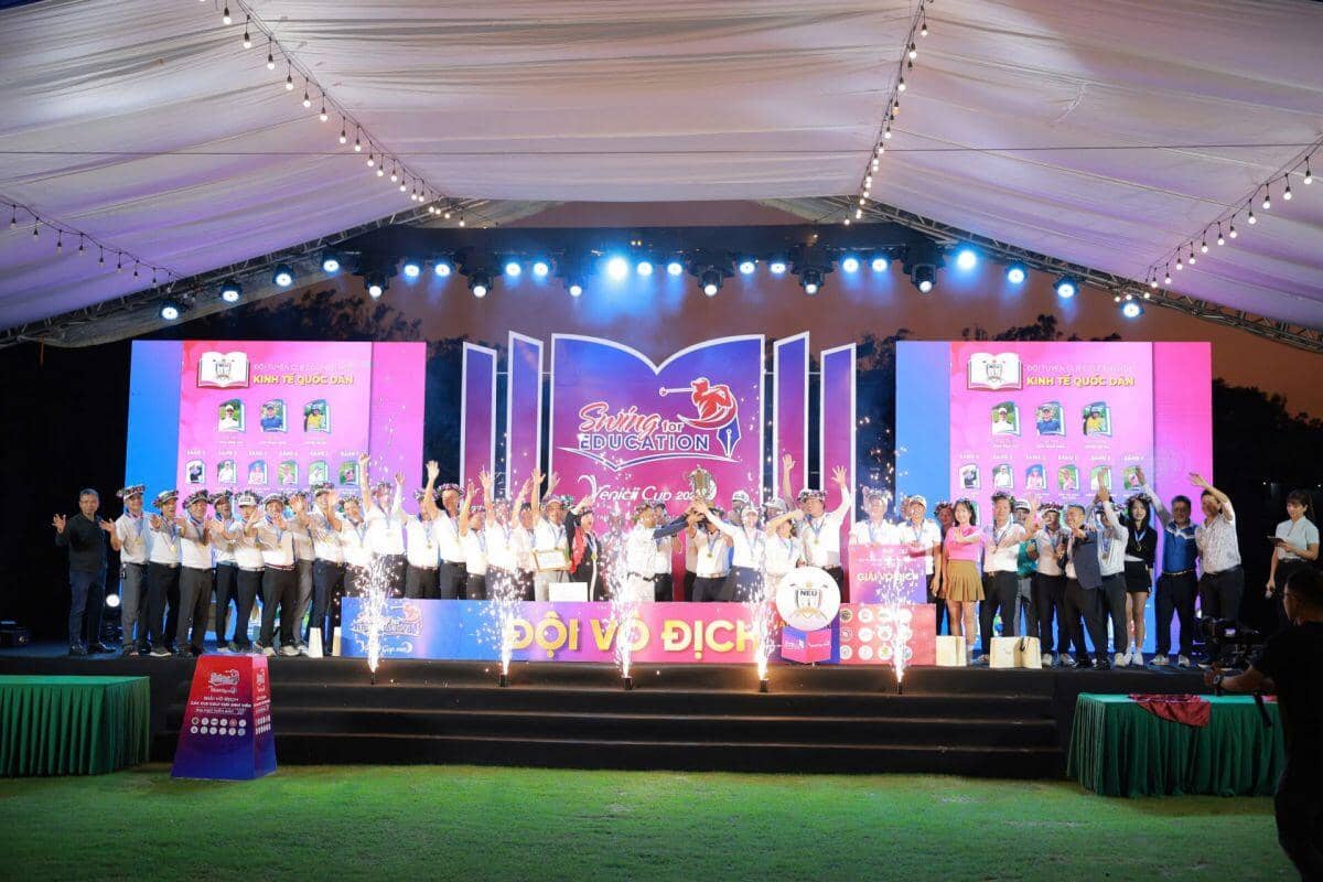 Đội tuyển golf Trường Đại học Kinh tế Quốc dân (NEU) vô địch giải golf Swing for Education 2025