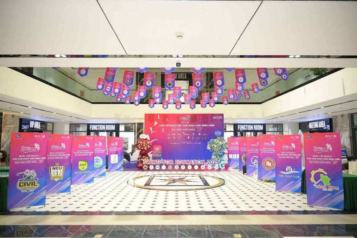 Đội tuyển golf Trường Đại học Kinh tế Quốc dân (NEU) vô địch giải golf Swing for Education 2025