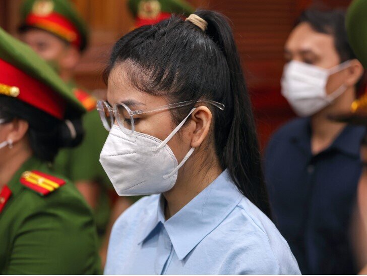 Nguyễn Thúc Thùy Tiên đồng ý để 2 luật sư bào chữa