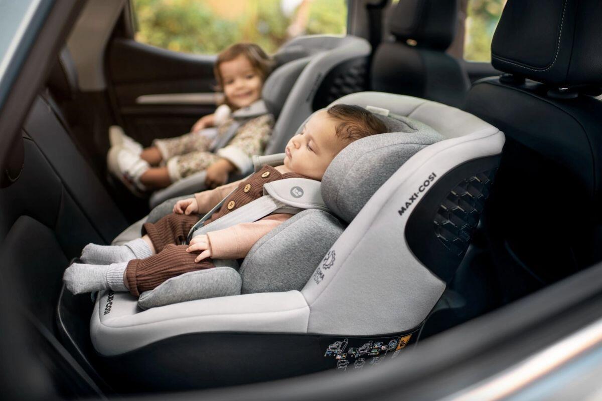 Gia đình bối rối với quy định 'ghế trẻ em trên ôtô'