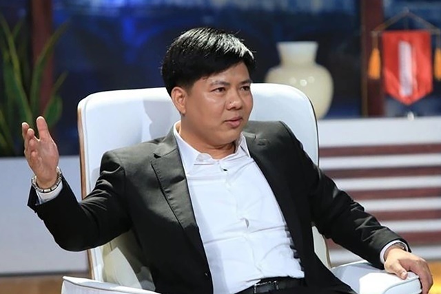 Người tố cáo Shark Thủy hối lộ là ai? Thân thế gây sốc của ‘cận thần’ doanh nhân