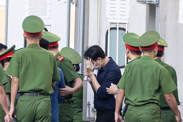 Xét xử vụ kẹo Kera: Thuỳ Tiên, Hằng Du Mục, Quang Linh Vlog có mặt từ sớm, xuất hiện thêm 1 nhân vật gây chú ý