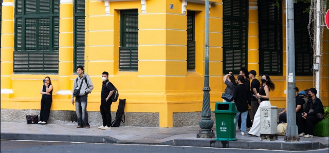 Xét xử vụ kẹo Kera: Thuỳ Tiên, Hằng Du Mục, Quang Linh Vlog có mặt từ sớm, xuất hiện thêm 1 nhân vật gây chú ý