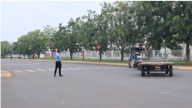 Đường rộng mà chỉ được chạy 20 km/h, tài xế Đồng Nai kêu trời!